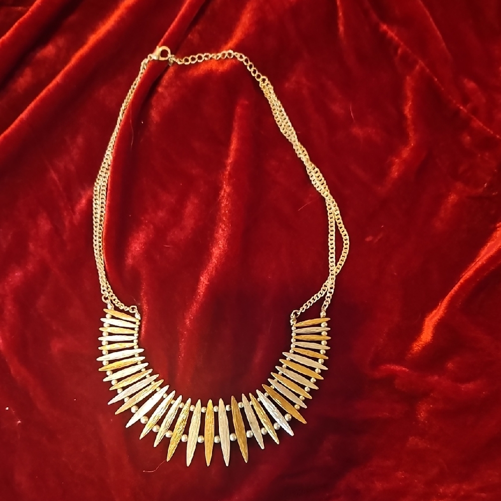 Elegant Gold And Silver Spike Necklace